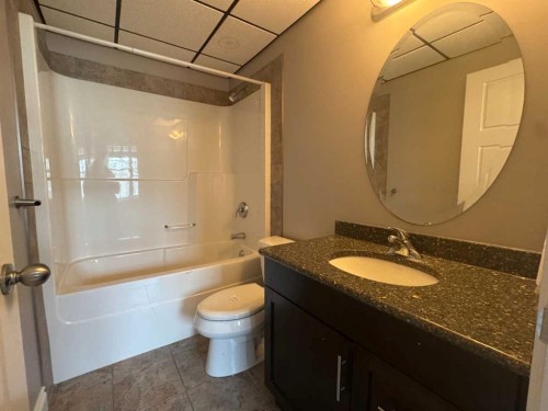 302-9919 Gordon Avenue, Fort Mcmurray, AB - Indoor Photo Showing Bathroom