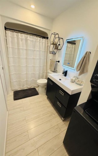216 Coyote Crescent, Fort Mcmurray, AB - Indoor Photo Showing Bathroom