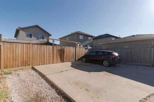 216 Coyote Crescent, Fort Mcmurray, AB - Outdoor With Exterior