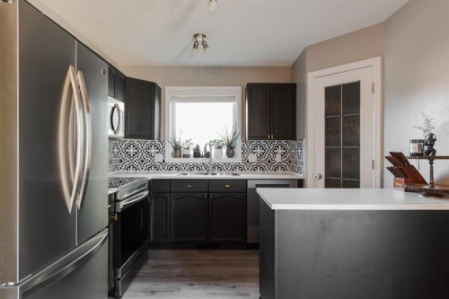 216 Coyote Crescent, Fort Mcmurray, AB - Indoor Photo Showing Kitchen