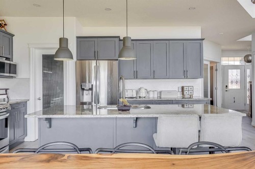 340 Killdeer Way, Fort Mcmurray, AB - Indoor Photo Showing Kitchen With Upgraded Kitchen