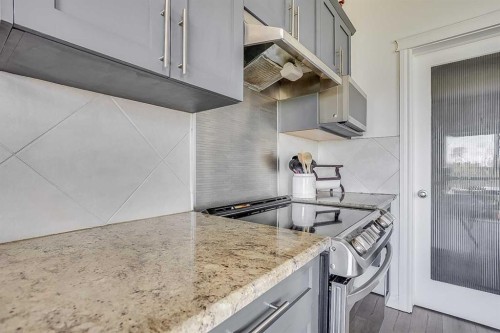 340 Killdeer Way, Fort Mcmurray, AB - Indoor Photo Showing Kitchen With Upgraded Kitchen