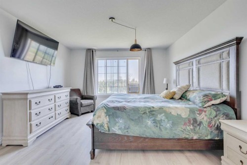 340 Killdeer Way, Fort Mcmurray, AB - Indoor Photo Showing Bedroom