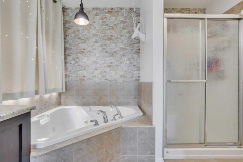 340 Killdeer Way, Fort Mcmurray, AB - Indoor Photo Showing Bathroom