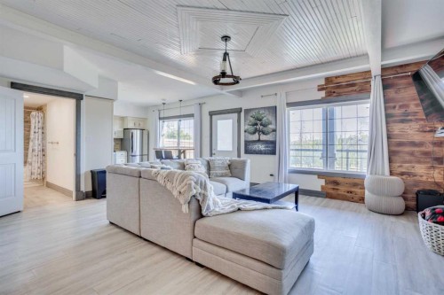 340 Killdeer Way, Fort Mcmurray, AB - Indoor Photo Showing Living Room