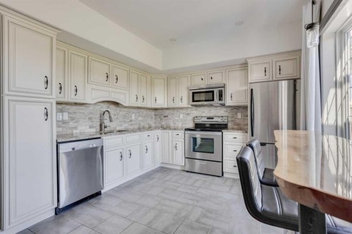 340 Killdeer Way, Fort Mcmurray, AB - Indoor Photo Showing Kitchen With Stainless Steel Kitchen