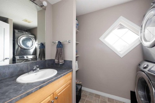 7-220 Swanson Crescent, Fort Mcmurray, AB - Indoor Photo Showing Laundry Room