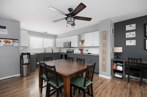 7-220 Swanson Crescent, Fort Mcmurray, AB - Indoor Photo Showing Dining Room