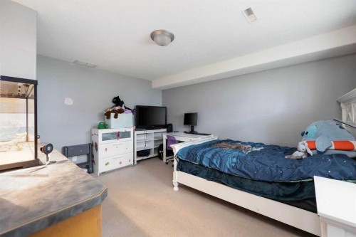 7-220 Swanson Crescent, Fort Mcmurray, AB - Indoor Photo Showing Bedroom