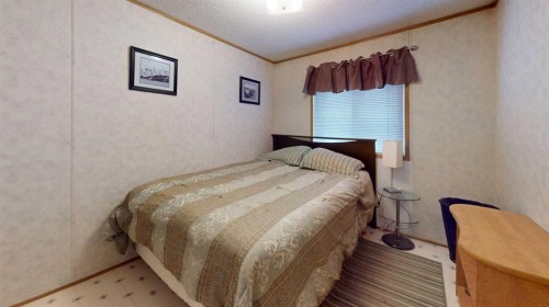 152 Cree Road, Fort Mcmurray, AB - Indoor Photo Showing Bedroom