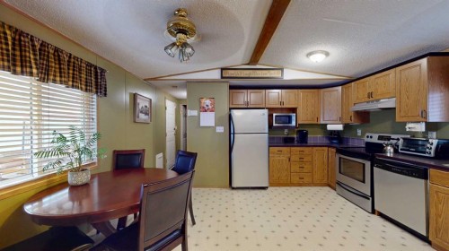 152 Cree Road, Fort Mcmurray, AB - Indoor Photo Showing Kitchen