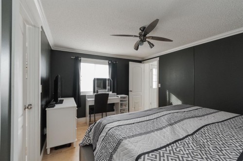 152 Harpe Way, Fort Mcmurray, AB - Indoor Photo Showing Bedroom