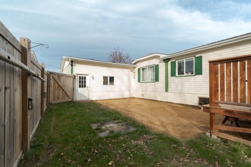 152 Harpe Way, Fort Mcmurray, AB - Outdoor With Exterior