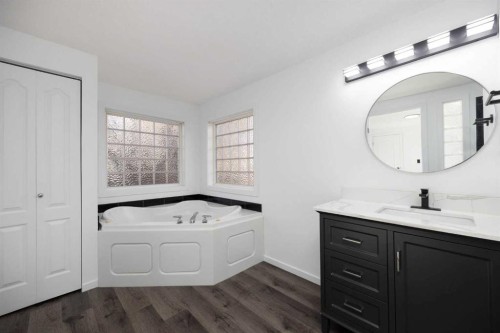 125 Waterhouse Street, Fort Mcmurray, AB - Indoor Photo Showing Bathroom