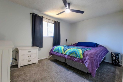 712 3 Avenue Nw, Slave Lake, AB - Indoor Photo Showing Bedroom