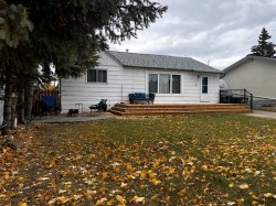 712 3 Avenue NW Slave Lake, AB T0G 2A1