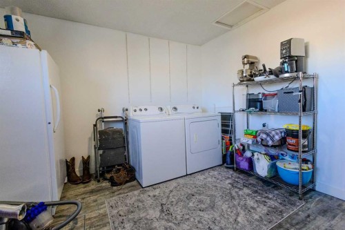 712 3 Avenue Nw, Slave Lake, AB - Indoor Photo Showing Laundry Room