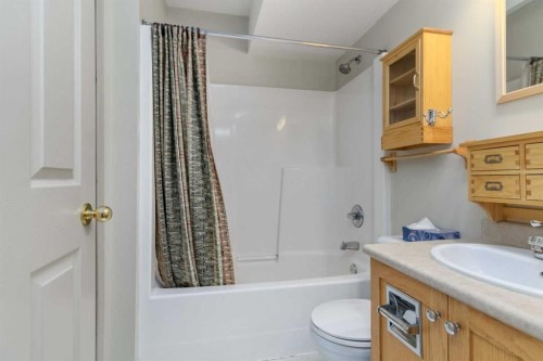 130 Athabasca Place, Fort Mcmurray, AB - Indoor Photo Showing Bathroom