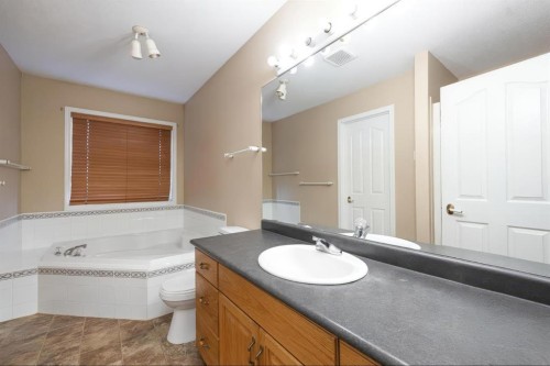 162 St. Laurent Way, Fort Mcmurray, AB - Indoor Photo Showing Bathroom