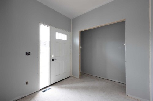 185 Dafoe Way, Fort Mcmurray, AB - Indoor Photo Showing Other Room