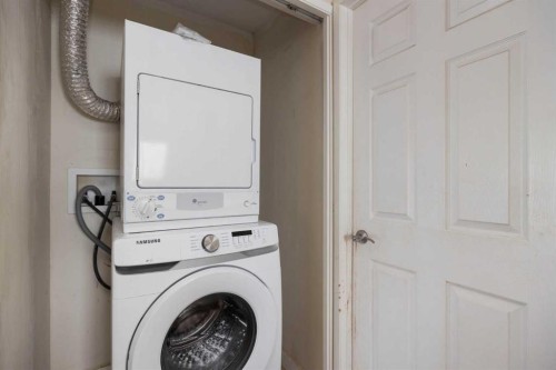 238 Windsor Drive, Fort Mcmurray, AB - Indoor Photo Showing Laundry Room