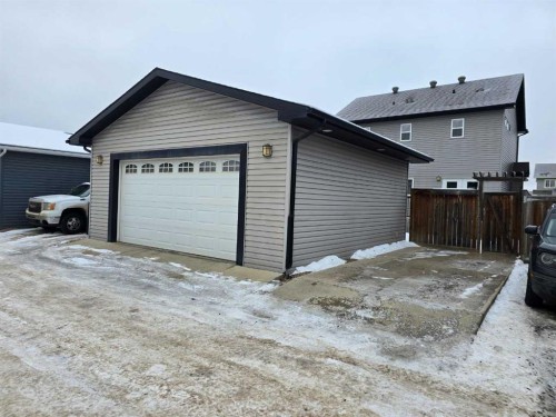 197 Snowy Owl Way Nw, Fort Mcmurray, AB - Outdoor With Exterior