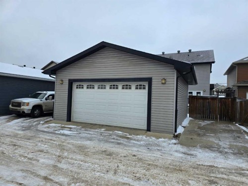 197 Snowy Owl Way Nw, Fort Mcmurray, AB - Outdoor With Exterior