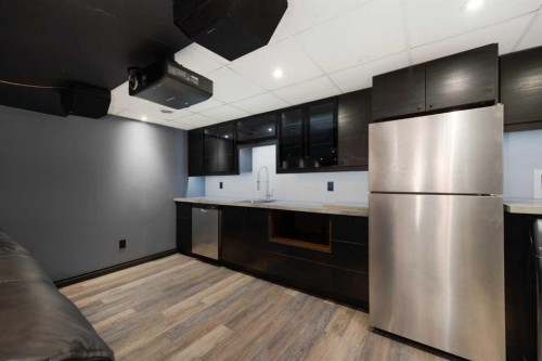 20 Clark Crescent, Fort Mcmurray, AB - Indoor Photo Showing Kitchen