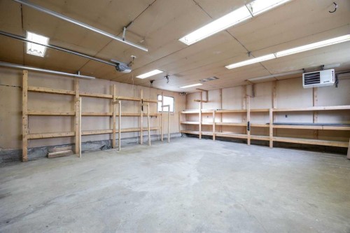 20 Clark Crescent, Fort Mcmurray, AB - Indoor Photo Showing Garage