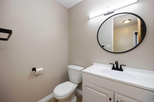 20 Clark Crescent, Fort Mcmurray, AB - Indoor Photo Showing Bathroom