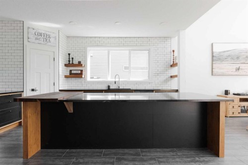 137 Pearson Drive, Fort Mcmurray, AB - Indoor Photo Showing Kitchen