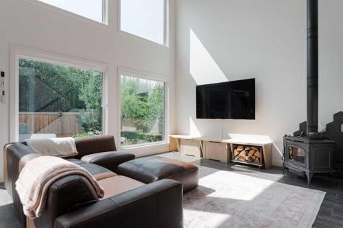 137 Pearson Drive, Fort Mcmurray, AB - Indoor Photo Showing Living Room