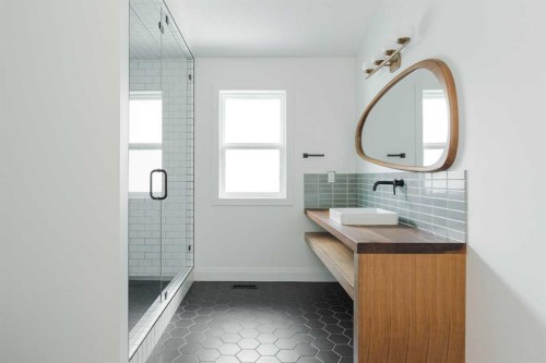 137 Pearson Drive, Fort Mcmurray, AB - Indoor Photo Showing Bathroom