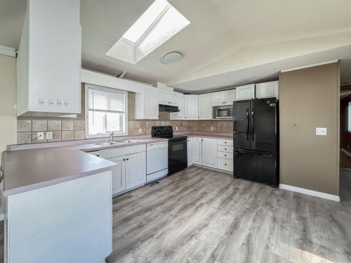 157 Cree Road, Fort Mcmurray, AB - Indoor Photo Showing Kitchen