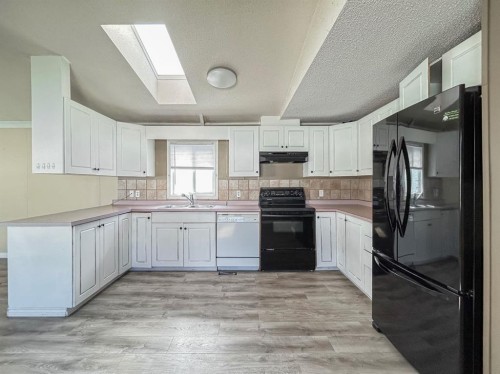 157 Cree Road, Fort Mcmurray, AB - Indoor Photo Showing Kitchen