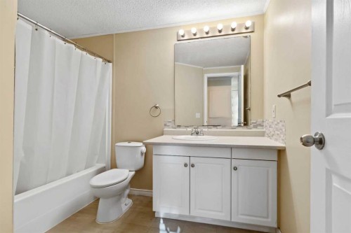 200 Harpe Way, Fort Mcmurray, AB - Indoor Photo Showing Bathroom