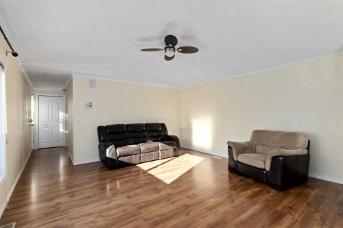 200 Harpe Way, Fort Mcmurray, AB - Indoor Photo Showing Living Room