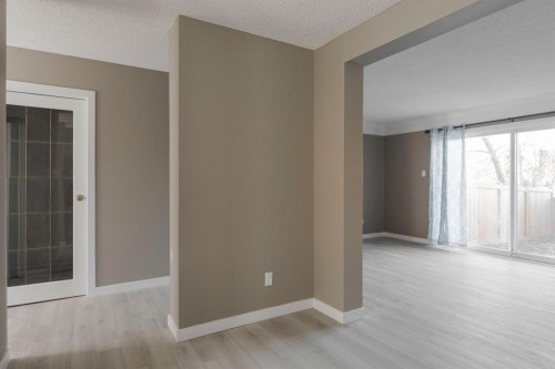 816-600 Signal Road, Fort Mcmurray, AB - Indoor Photo Showing Other Room