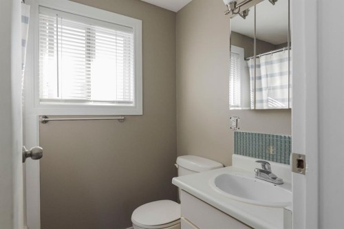 816-600 Signal Road, Fort Mcmurray, AB - Indoor Photo Showing Bathroom