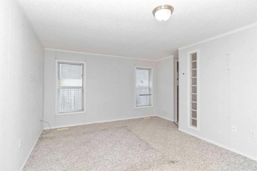 305 Ash Way, Fort Mcmurray, AB - Indoor Photo Showing Other Room