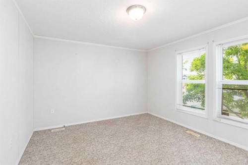305 Ash Way, Fort Mcmurray, AB - Indoor Photo Showing Other Room