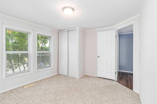 305 Ash Way, Fort Mcmurray, AB - Indoor Photo Showing Other Room