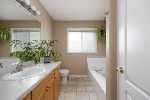 157 Archibald Close, Fort Mcmurray, AB - Indoor Photo Showing Bathroom