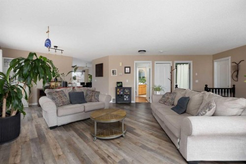 157 Archibald Close, Fort Mcmurray, AB - Indoor Photo Showing Living Room