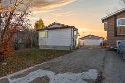 122 Maclaren Bay  Fort Mcmurray, AB T9K 1P3
