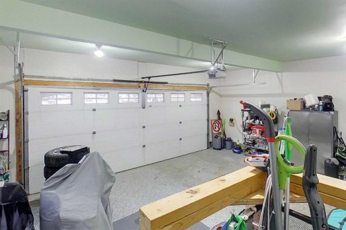 249 Walnut Crescent, Fort Mcmurray, AB - Indoor Photo Showing Garage