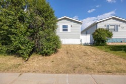 465 Harpe Way  Fort Mcmurray, AB T9K 2K7