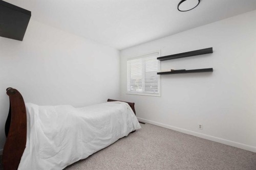 105 Farrell Cove, Fort Mcmurray, AB - Indoor Photo Showing Bedroom