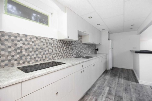 105 Farrell Cove, Fort Mcmurray, AB - Indoor Photo Showing Kitchen