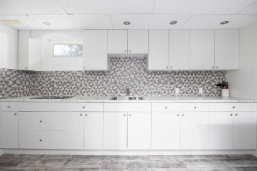 105 Farrell Cove, Fort Mcmurray, AB - Indoor Photo Showing Kitchen